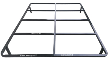 8. Metalni ram sa nogicama
